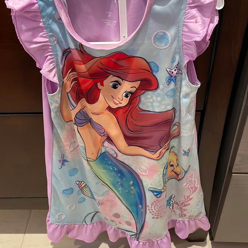 I sell clothes for children, mainly girls aged 4 dresses